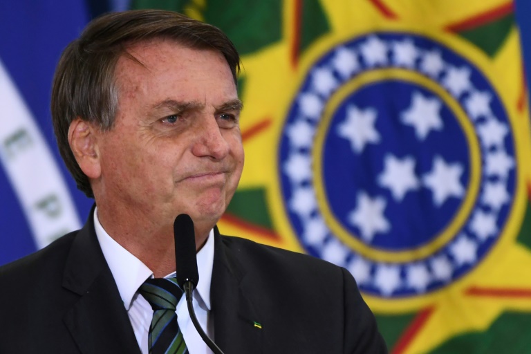 Médicos relatam pressão e assédio para usar 'Kit Covid' de Bolsonaro