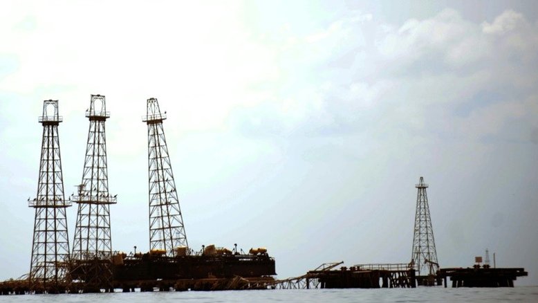 Com uma indústria 'afundada', a Venezuela perde o trem da alta do petróleo