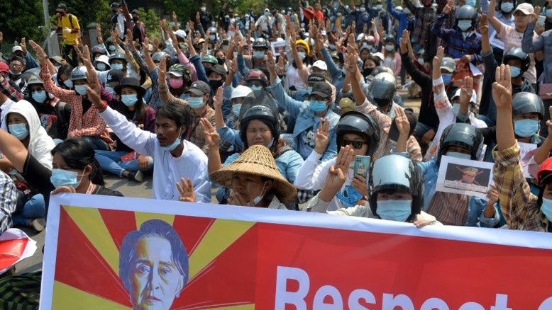 Advogado considera 'infundadas' acusações de suborno contra Suu Kyi