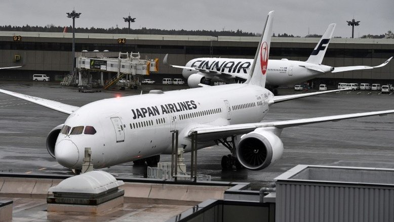 Avião com supostos cúmplices da fuga de Ghosn chega ao Japão