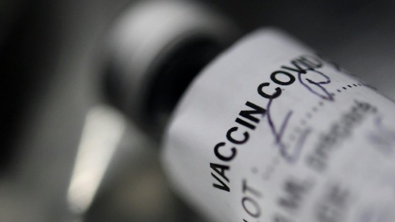 Governo do Equador permitirá que municípios importem vacinas anti-covid