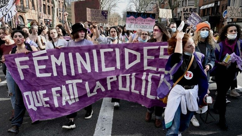 Milhares de manifestantes desafiam restrições anticovid no Dia da Mulher