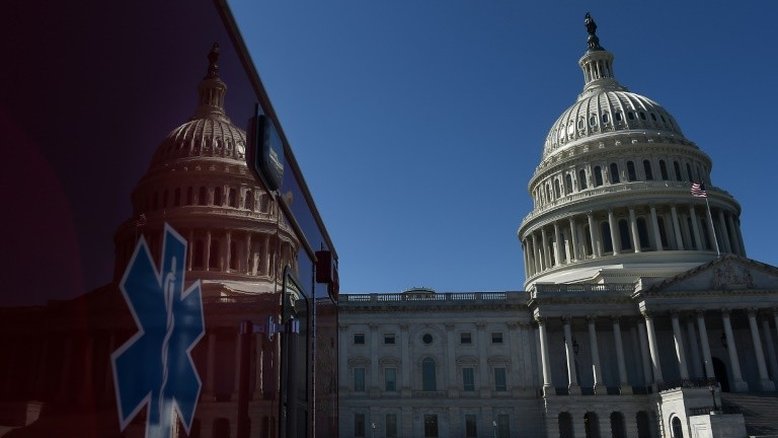 Senado dos EUA continua a analisar plano de estímulo de Biden