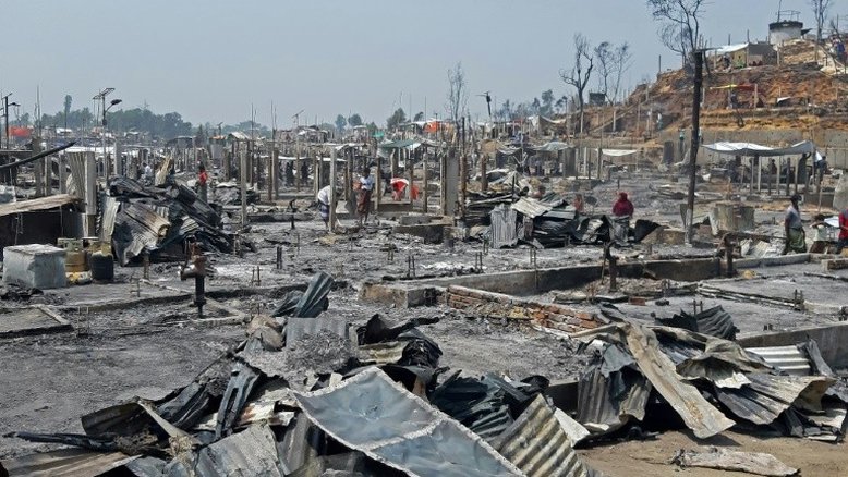Bangladesh defende cerca de arame em campos de refugiados rohingyas