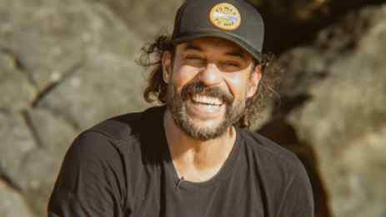 Gabriel O Pensador é atacado por mulher bolsonarista: 'Maconheiro'