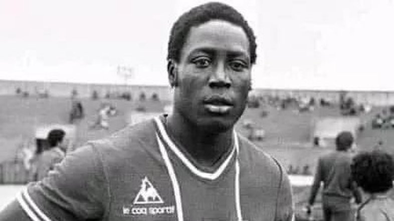 Conheça a história do ex-jogador do PSG que está há 39 anos em coma após cirurgia no joelho