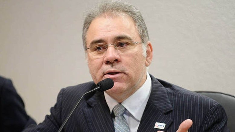 'Política de saúde não é do ministro, é do governo Bolsonaro', diz Queiroga