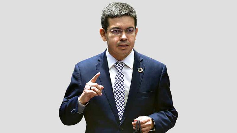 Líder do governo Lula fala em 'terrorismo' após bolsonaristas invadirem Congresso e Planalto