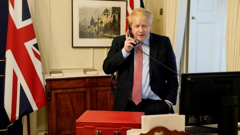 Número de celular de Boris Johnson está na disponível na web há 15 anos