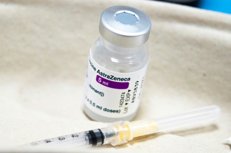 Canadá anuncia primeira morte de pessoa vacinada com AstraZeneca no país