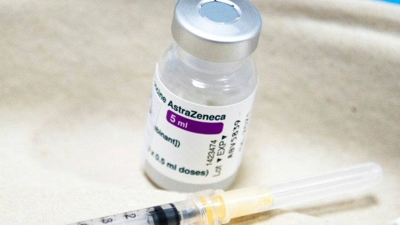 Canadá anuncia primeira morte de pessoa vacinada com AstraZeneca no país