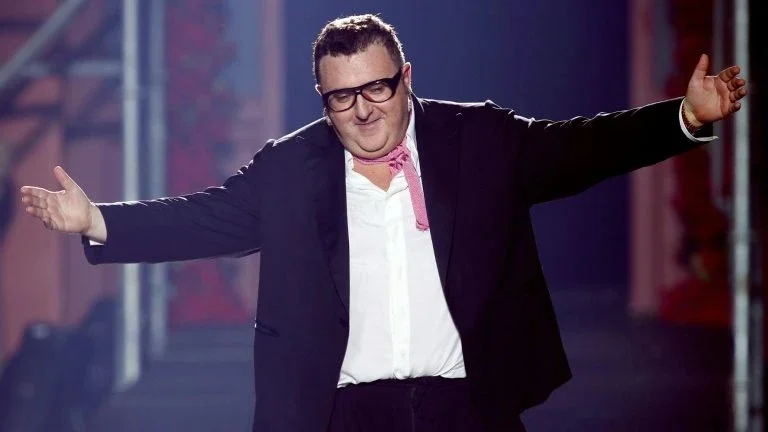 Estilista Alber Elbaz morre aos 59 anos, por complicações da Covid-19