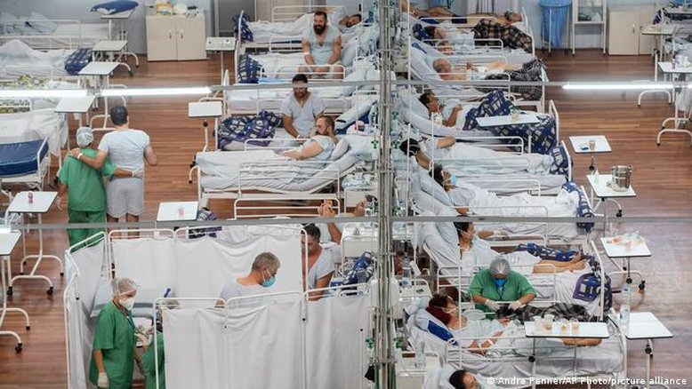 "O colapso já chegou ao sistema de saúde e vai continuar"