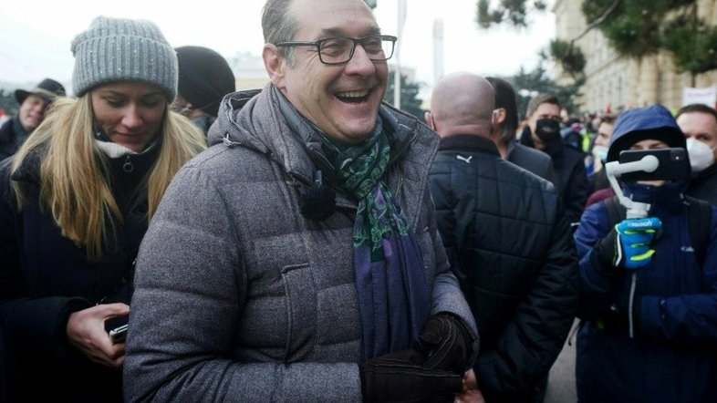 Ex-líder da extrema direita austríaca é acusado de corrupção