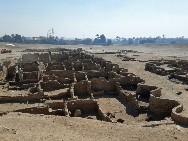 Cidade de artesãos de mais de 3.000 anos descoberta próximo a Luxor