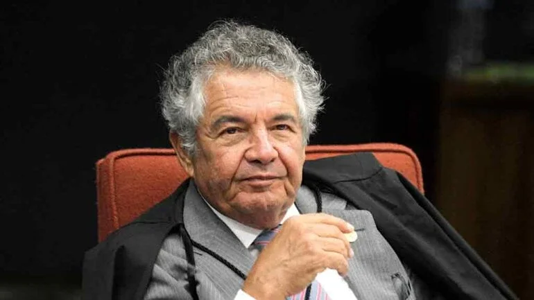 Marco Aurélio critica liberação de cultos e missas pelo 