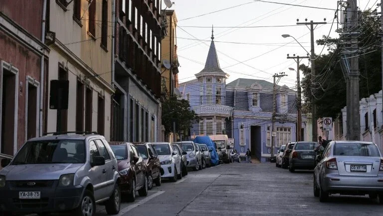 Dezenas de casais são presos em motel do Chile por descumprirem quarentena