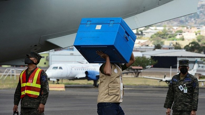 Covid-19: Brasil recebe 1º lote de vacinas do 2º contrato com a Pfizer