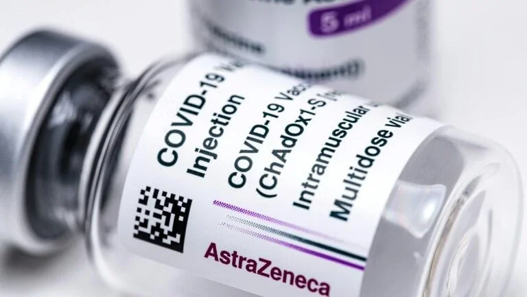 Dúvidas sobre possíveis efeitos colaterais da vacina AstraZeneca aumentam