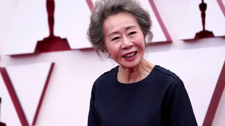 Youn Yuh-jung ganha o Oscar de melhor atriz coadjuvante por 'Minari'