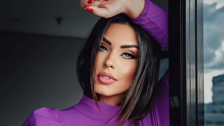 ‘Eu seria mais feliz se fosse bi’, diz ex-BBB Ivy após divórcio