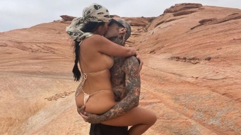 Filhos de Travis Barker, do Blink-182, apoiam namoro do pai com Kourtney Kardashian