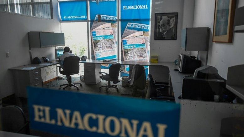 Jornal crítico ao governo da Venezuela é embargado por 'dano moral' a líder chavista