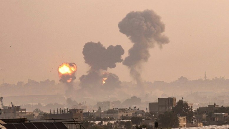 Bombardeios israelenses e lançamento de foguetes deixam mais de 20 mortos em Gaza
