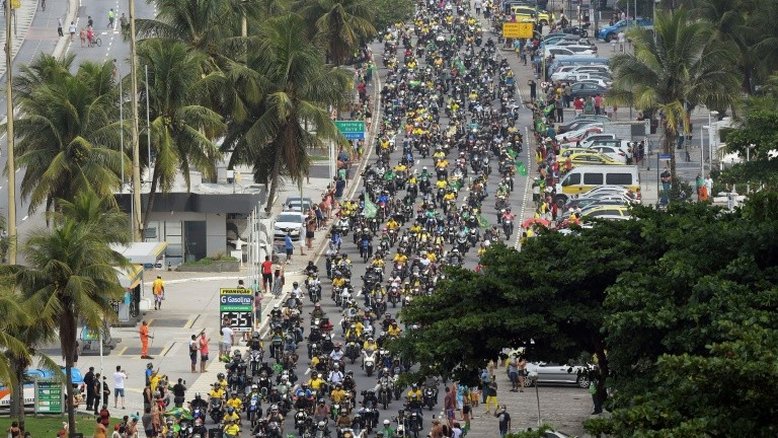 A marcha dos aloprados