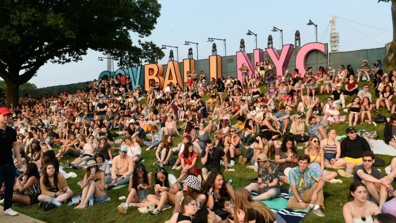 Billie Eilish e Post Malone à frente ao festival Governors Ball 2021
