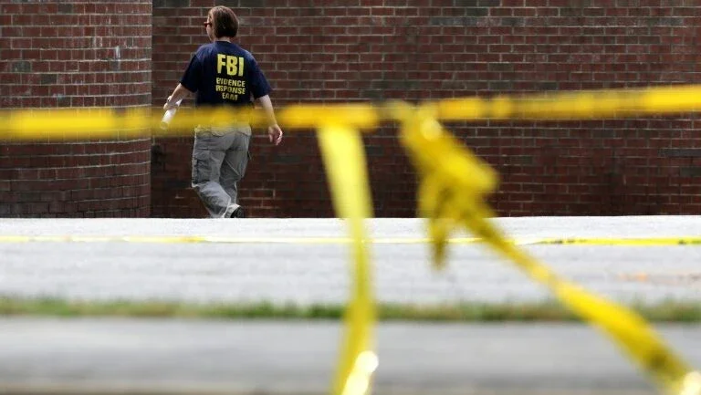 Crianças americanas voltam para a escola e também para as armas de fogo