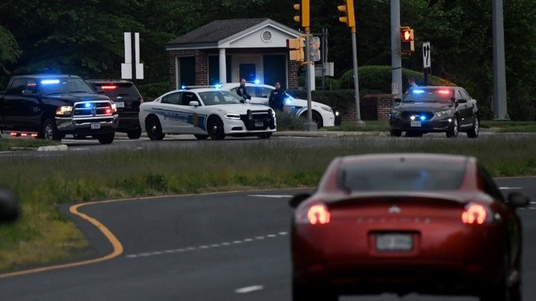 Agentes do FBI ferem a tiros indivíduo armado em acesso à sede da CIA