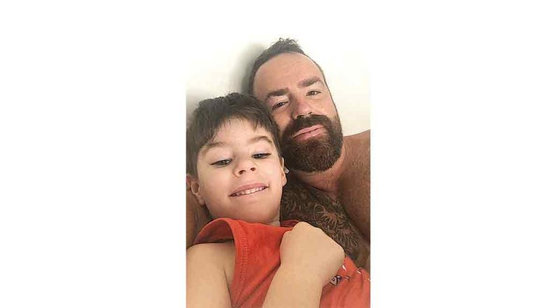 Papa envia carta de solidariedade ao pai de Henry Borel, o garotinho massacrado pelo Dr. Jairinho
