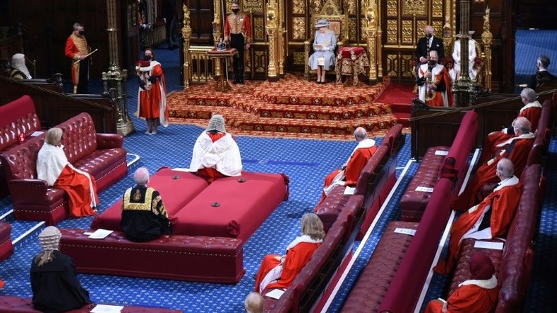 Elizabeth II apresenta o programa de "recuperação nacional" de Boris Johnson