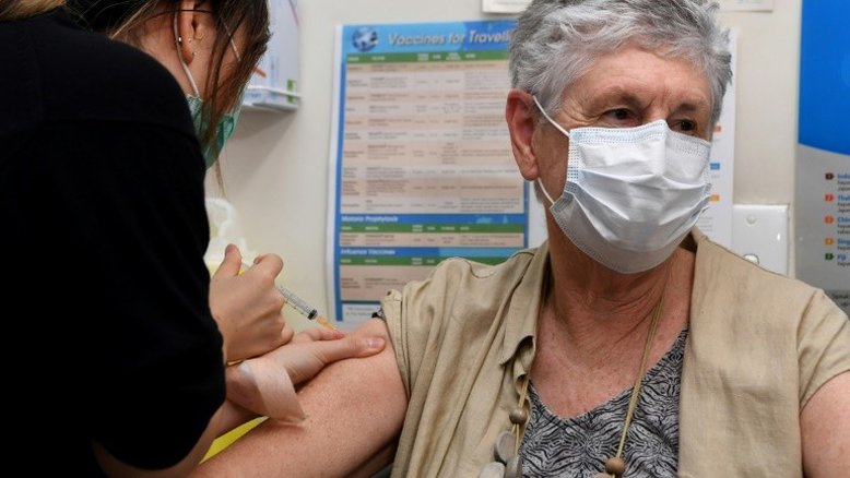 Austrália faz apelo para que pessoas com mais de 50 anos tomem a vacina contra covid-19