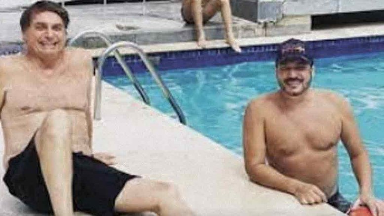 Bolsonaro, além de brocha, deve ser gay ‘passivo’; só pode