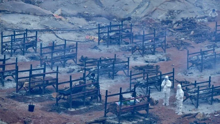 Índia recebe mais ajuda internacional para lutar contra a covid-19