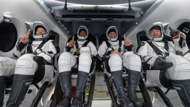 'Me senti muito pesado': astronautas descrevem retorno à Terra na SpaceX