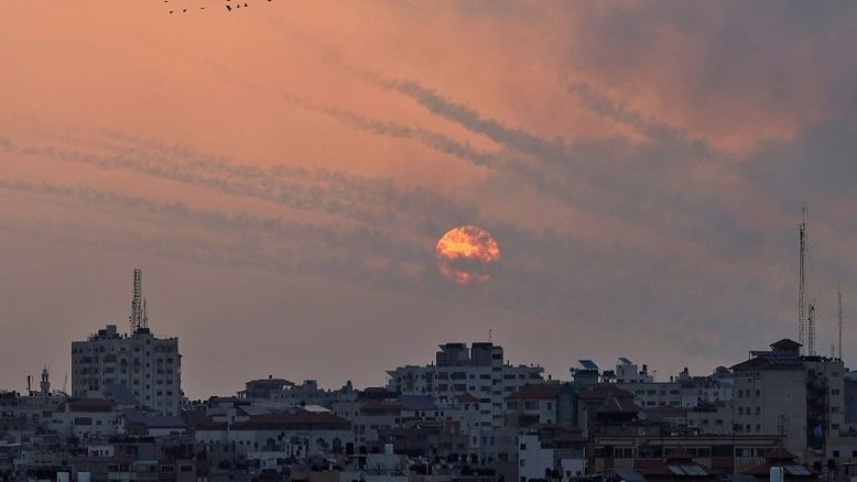 Israel diz que atacou 130 alvos militares em Gaza e matou 15 membros de grupos armados