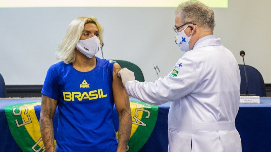 Queiroga convoca brasileiros a tomar segunda dose da vacina