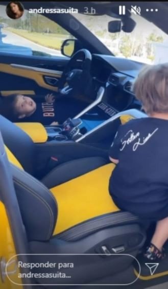Andressa Suita filma filhos em carro de R$ 2,5 milhões de Gusttavo Lima 4 Andressa Suita filma filhos em carro de R$ 2,5 milhões de Gusttavo Lima
