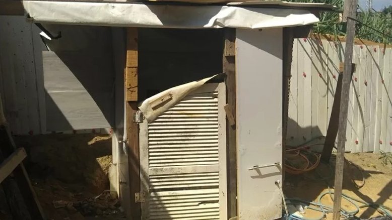 Criança autista era trancada dentro de canil no Rio; mãe e avó são presas