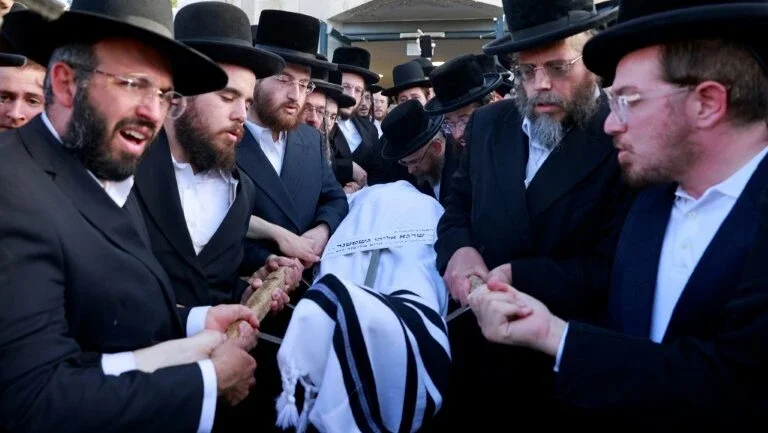 Israel de luto após tumulto que matou 45 pessoas em peregrinação de judeus ortodoxos
