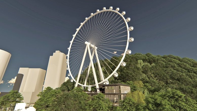Turistas ficam presos no alto de roda gigante em Balneário Camboriú (SC)
