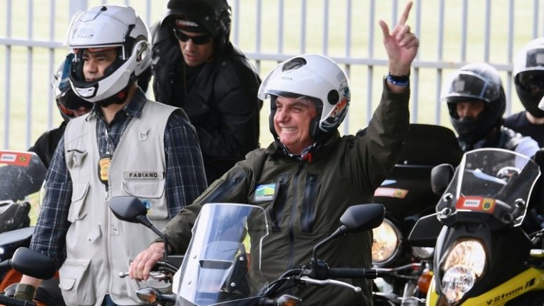 Pressionado, Bolsonaro tenta remobilizar a ultradireita no Brasil