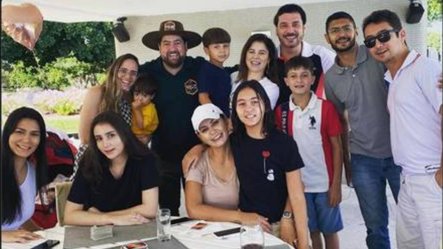 Bolsonaro recebe familiares e amigos em churrasco no Palácio da Alvorada