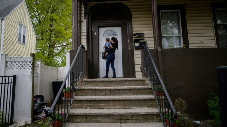 Um mês após chegada nos EUA, imigrantes se chocam com dura realidade