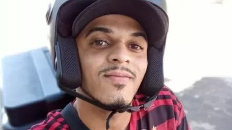 Jovem é absolvido de 13 das 14 acusações de roubo com base em foto no Rio