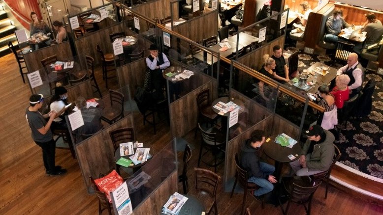 Com desconfinamento, restaurantes britânicos buscam pessoal desesperadamente