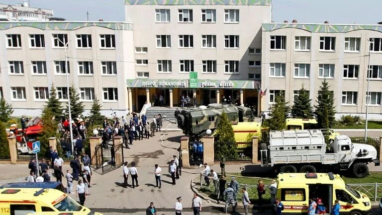 Atirador mata ao menos sete em escola na Rússia